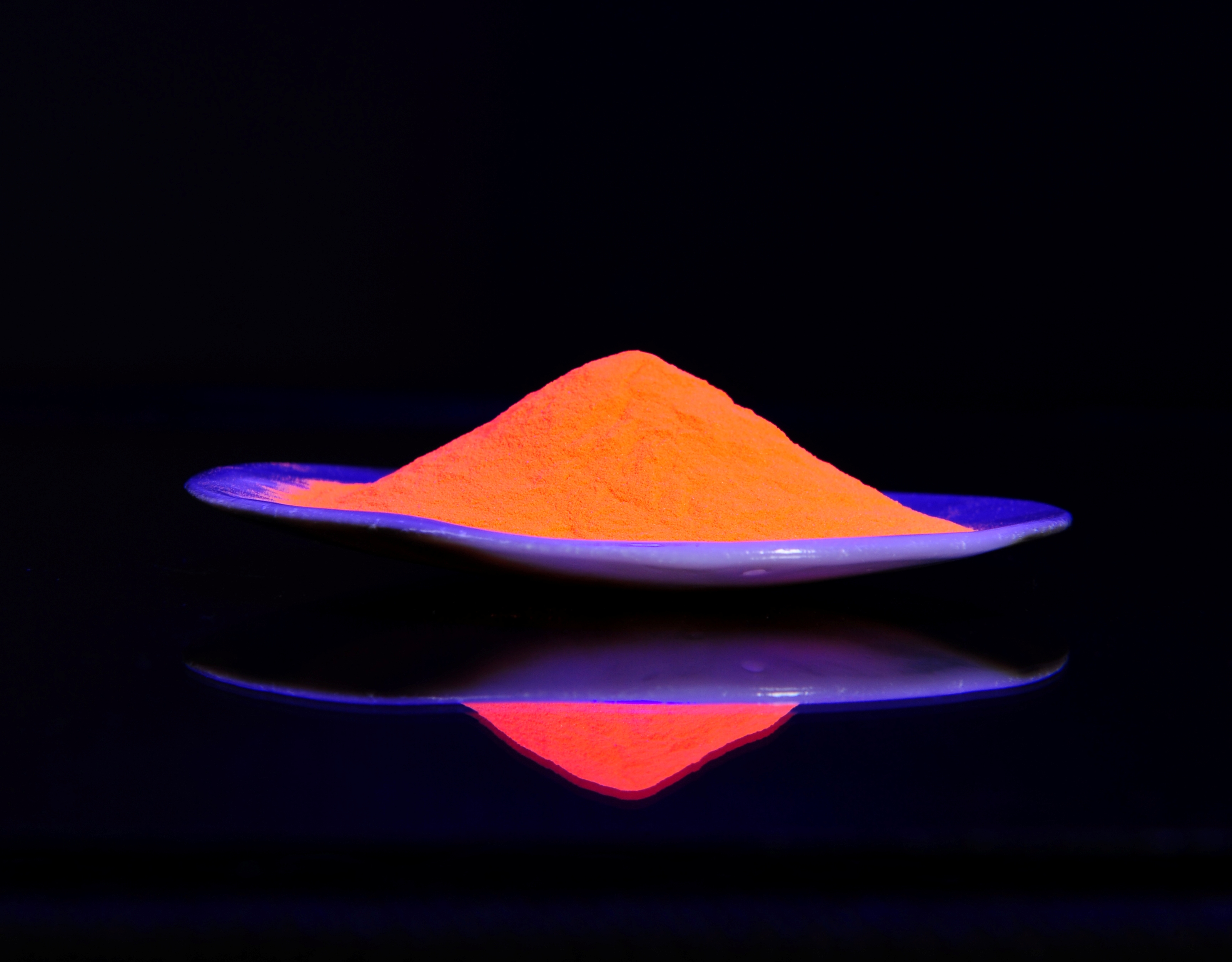Intematix Ruby Red Nitride Phosphor for LED