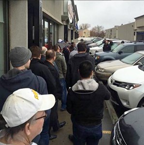 Connor-McDavid-Rookie-Card-Lineup-Outside-Stores