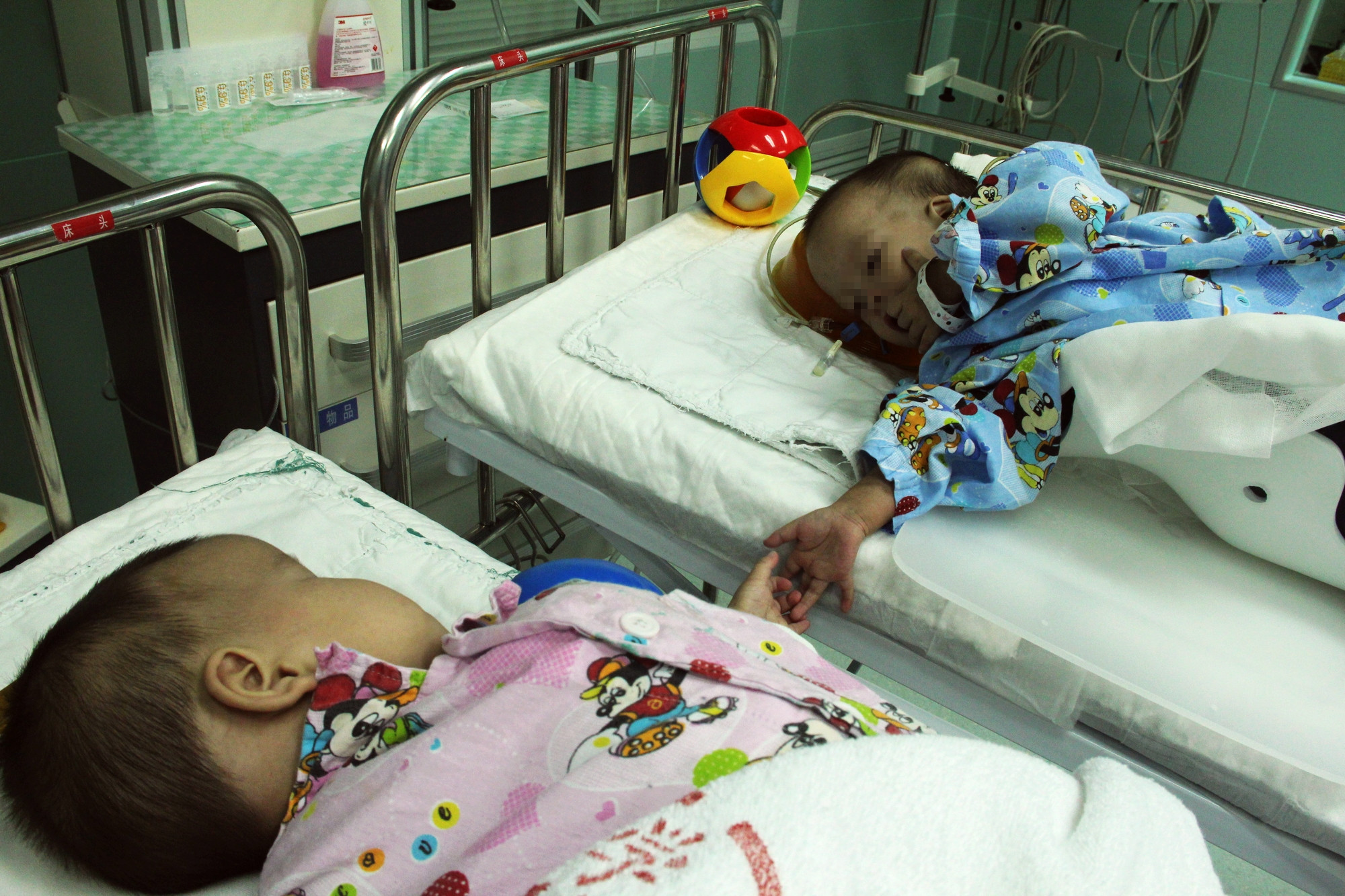 HOPE blue & white medium