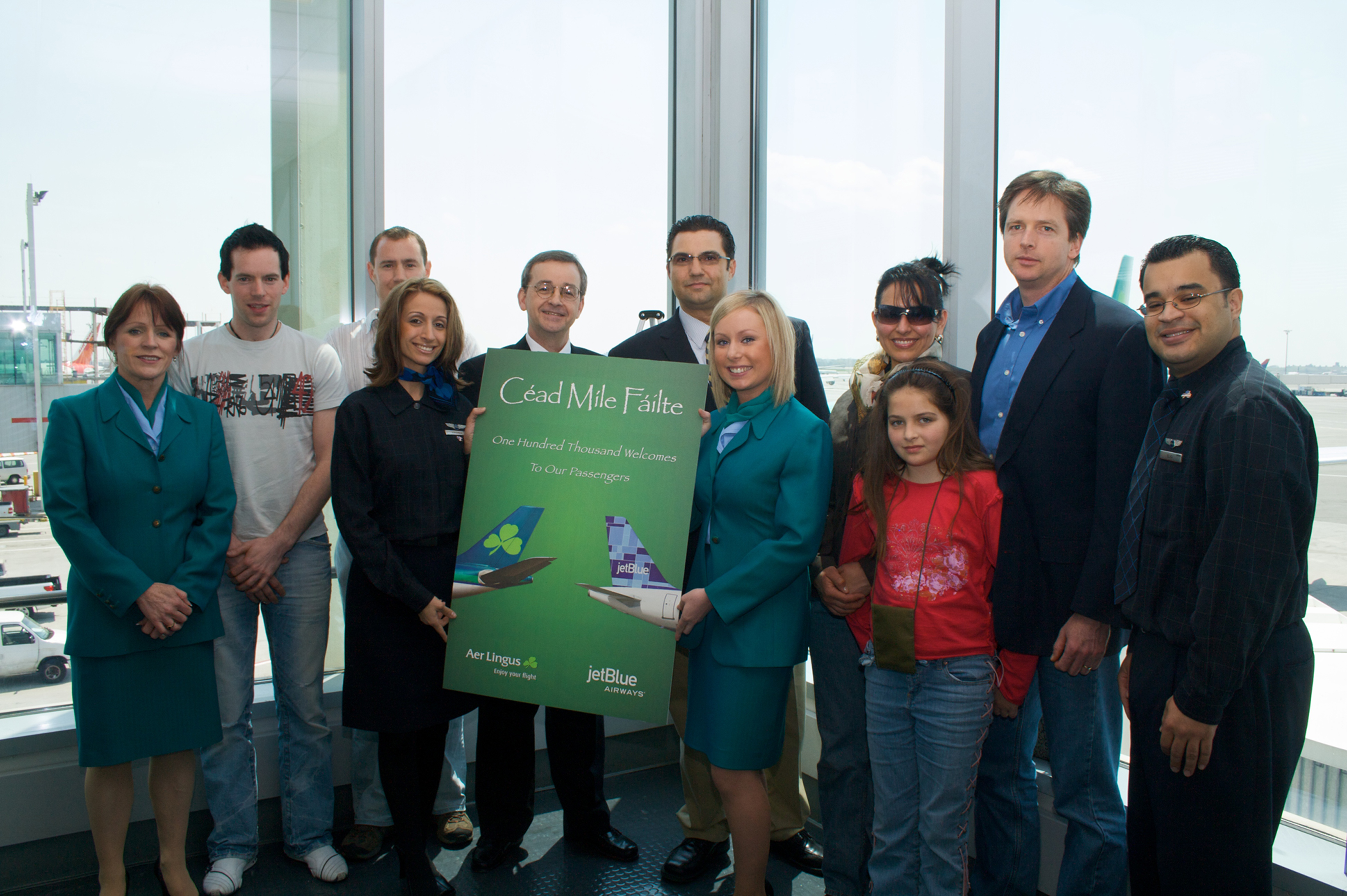 JetBlue and Aer Lingus celebrate first connecting customers at JFK