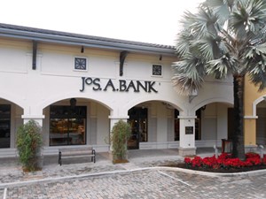 JoS. A. Bank Clothiers Opens 600th Store