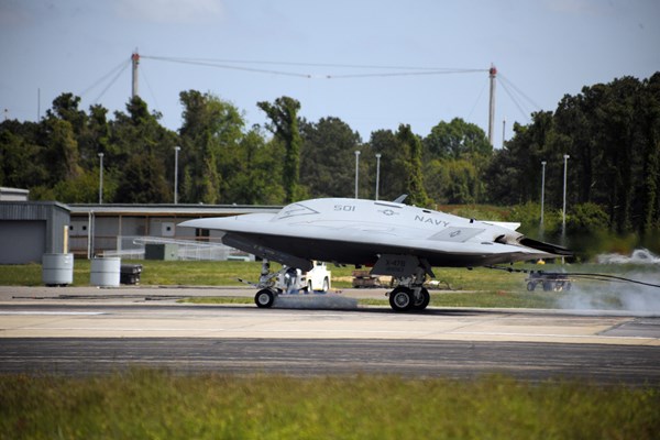 Historic First Trap for X-47B