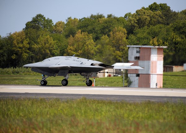 Historic Fly-in Arrested Landing for X-47B