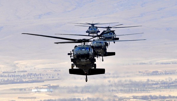 UH-60L Black Hawk helicopters