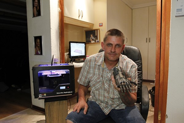 MakerBot and Robohand