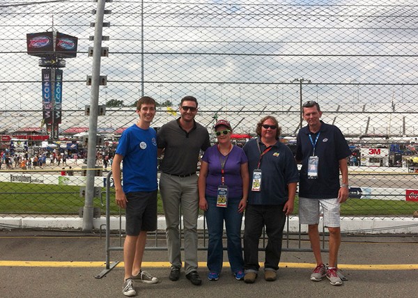 RHIR winner and partners at the Federated Auto Parts 400