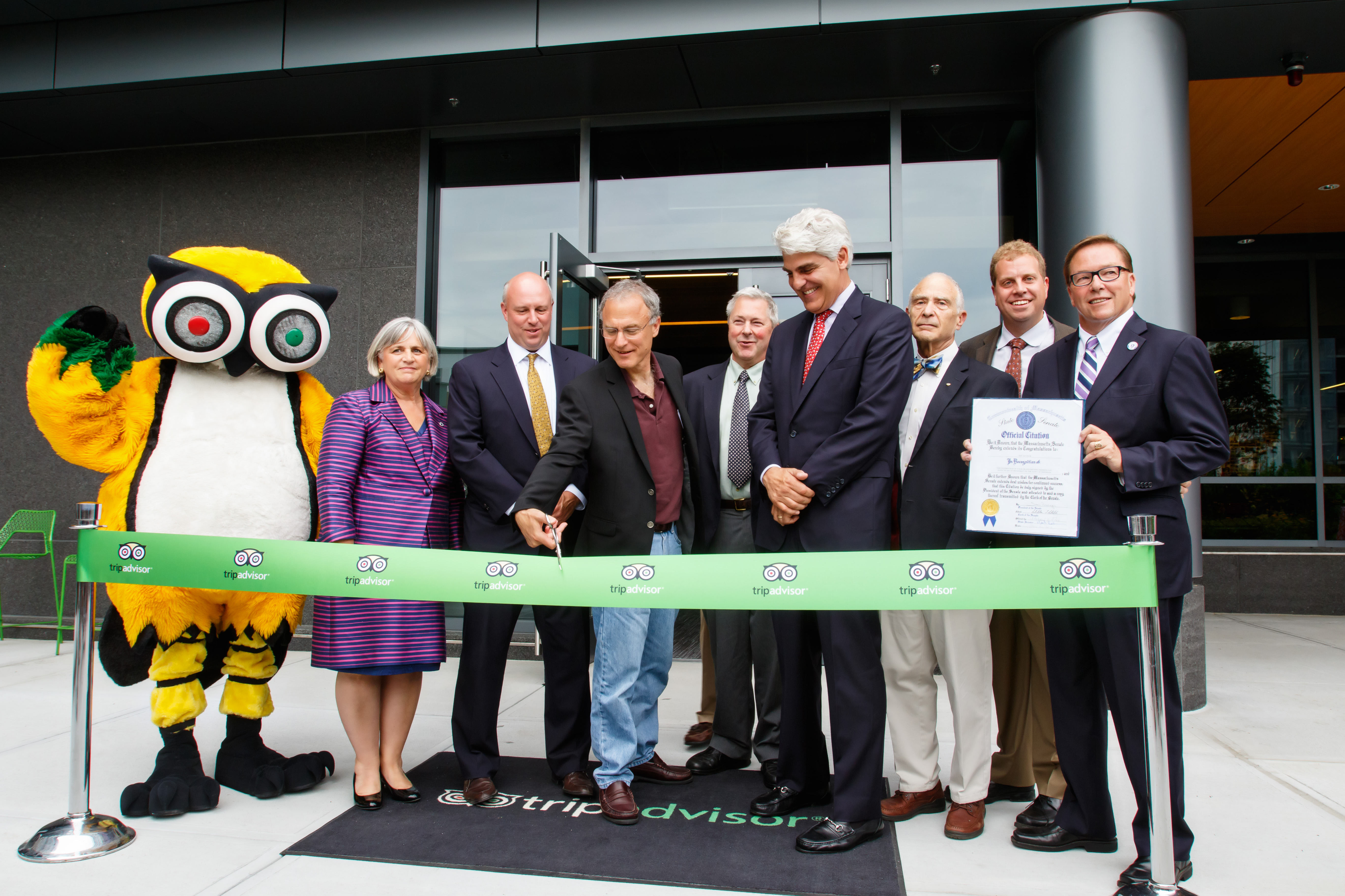 Kaufer Cuts Ribbon to New Global Headquarters
