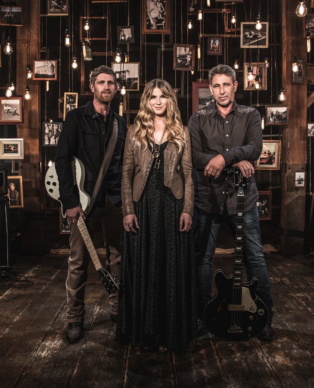 Henningsens_WhyIFarm_Photo_Vertical_lowres